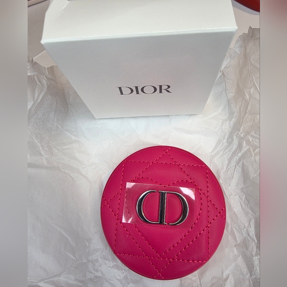 NEW Dior Cannage Heart Dual Compact Mirror! - Picture 2 of 10